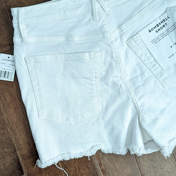 Good American Short Bombshell High Rise Frayed Hems Stretch Denim White 8/29 NWT - Picture 4 of 13